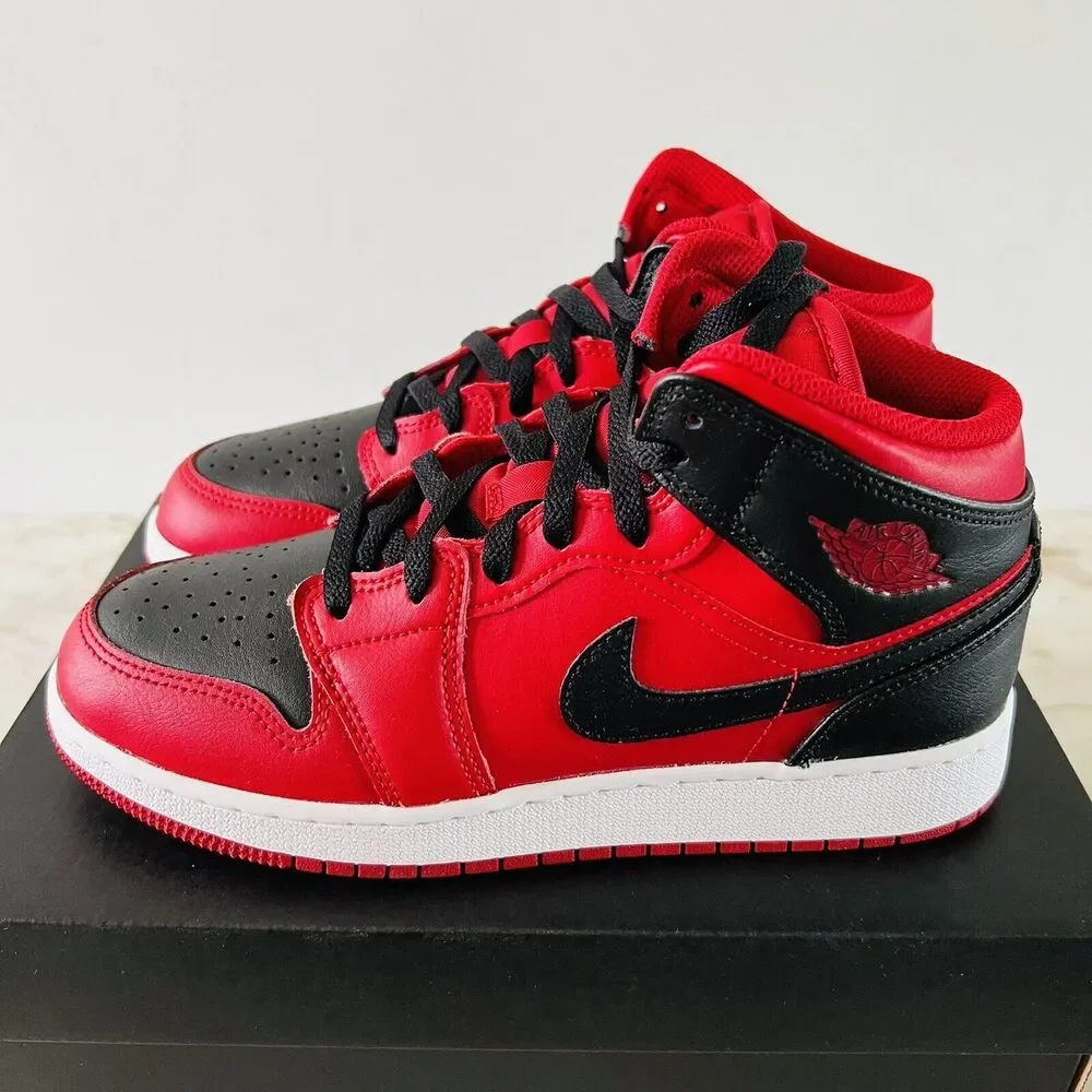 NIKE Air Jordan 1 Mid Gym Red/White/Black - M 5.5 Y (7 W)